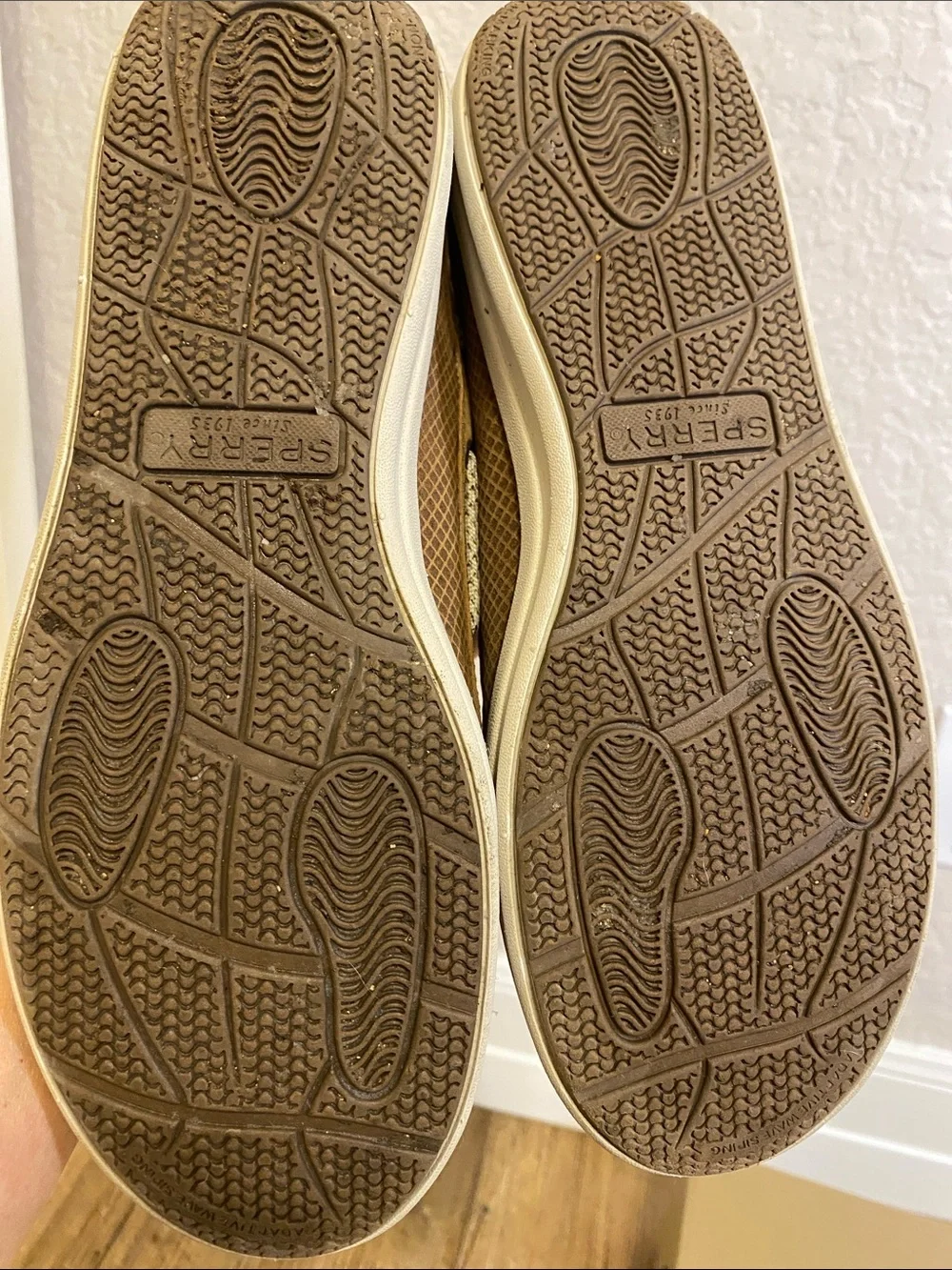 Like New Sperry Big Boy Brown Leather Boat Shoes Size 7M worn once